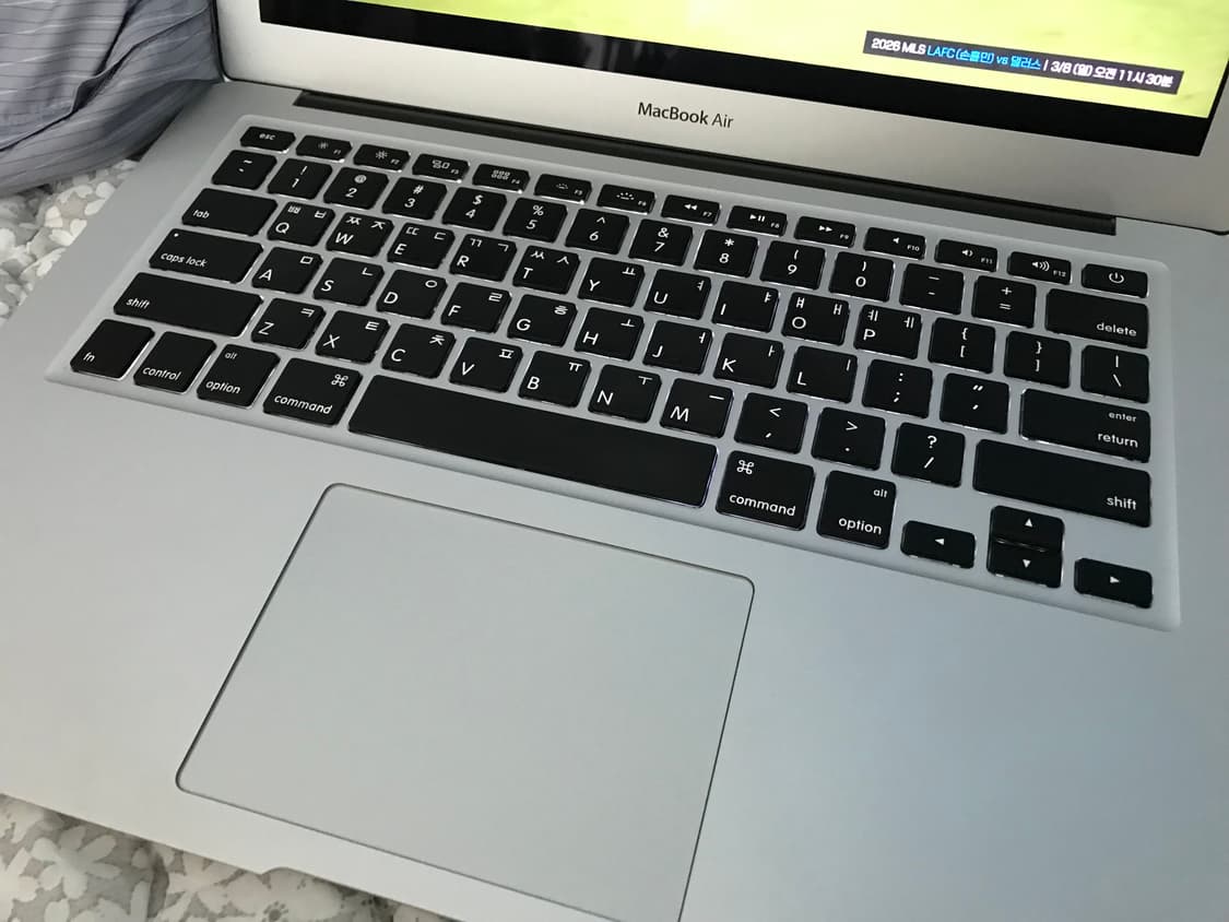 (사과 불 들어옴) 맥북 에어 2017  상품이미지3