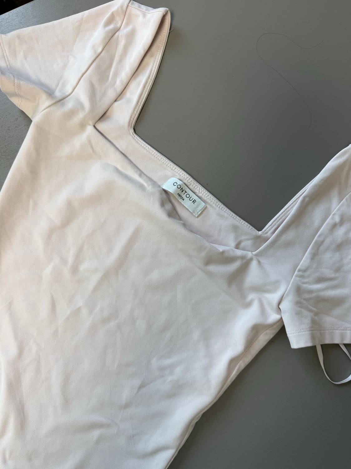 aritzia 베이비핑크 바디수트 상품이미지2