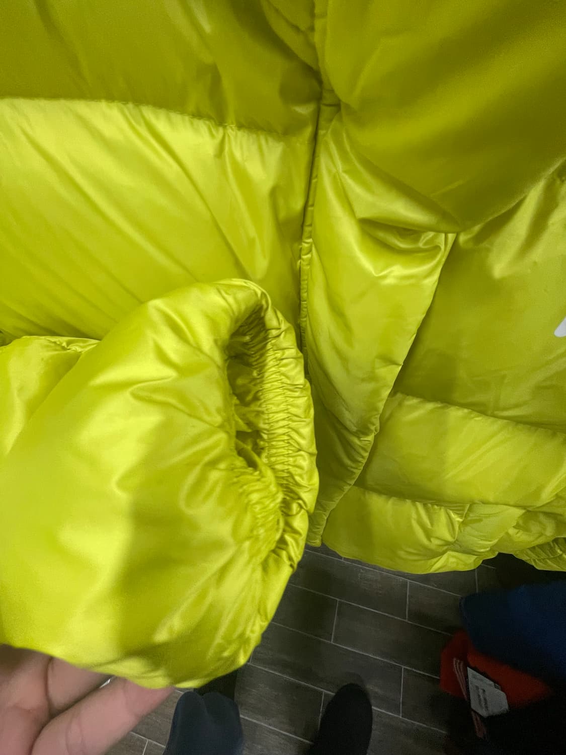 휠라 형광 숏패딩m사이즈  상품이미지3