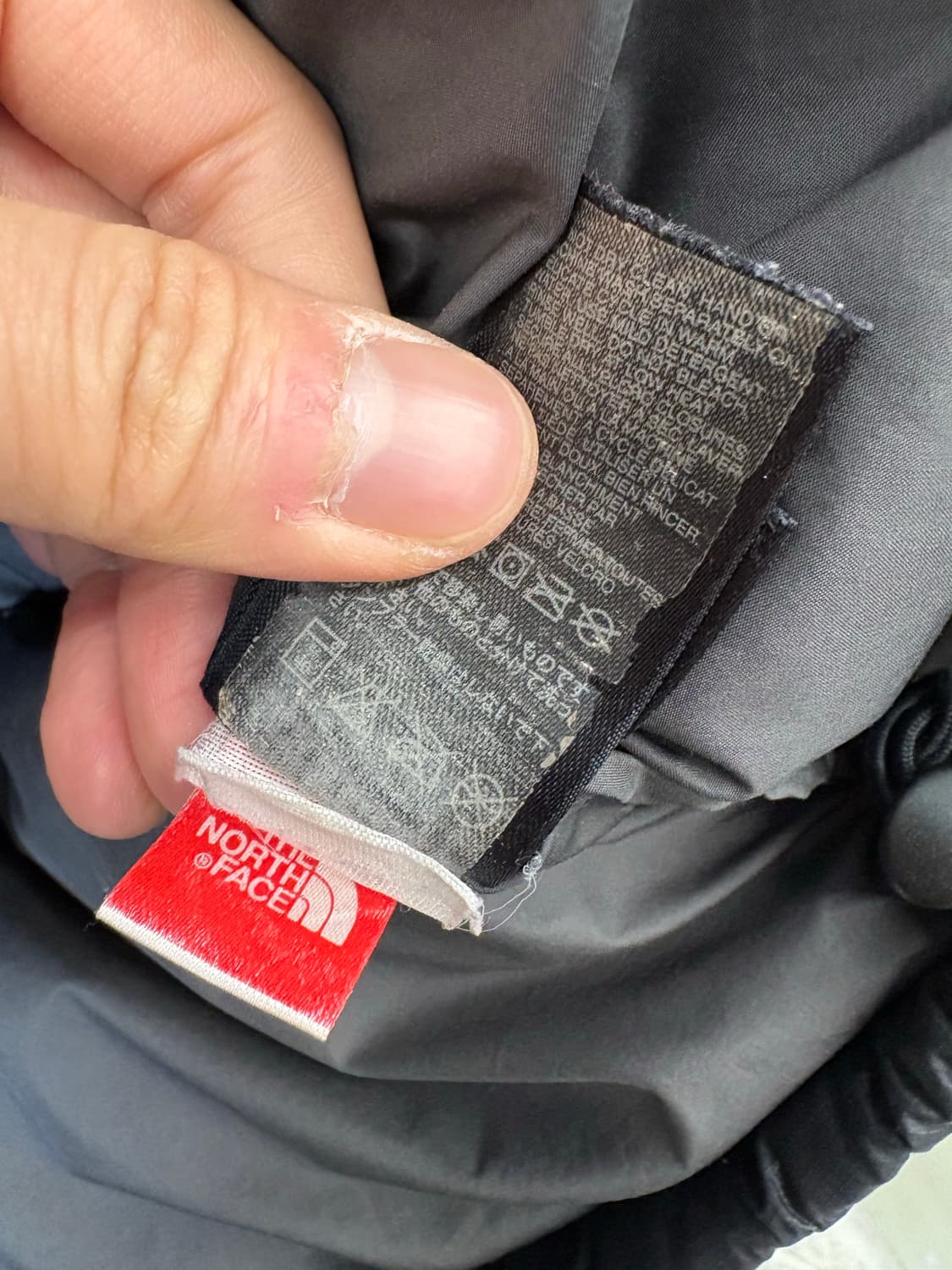 노스페이스 해외판 700 눕시 다운 패딩 블랙 상품이미지9