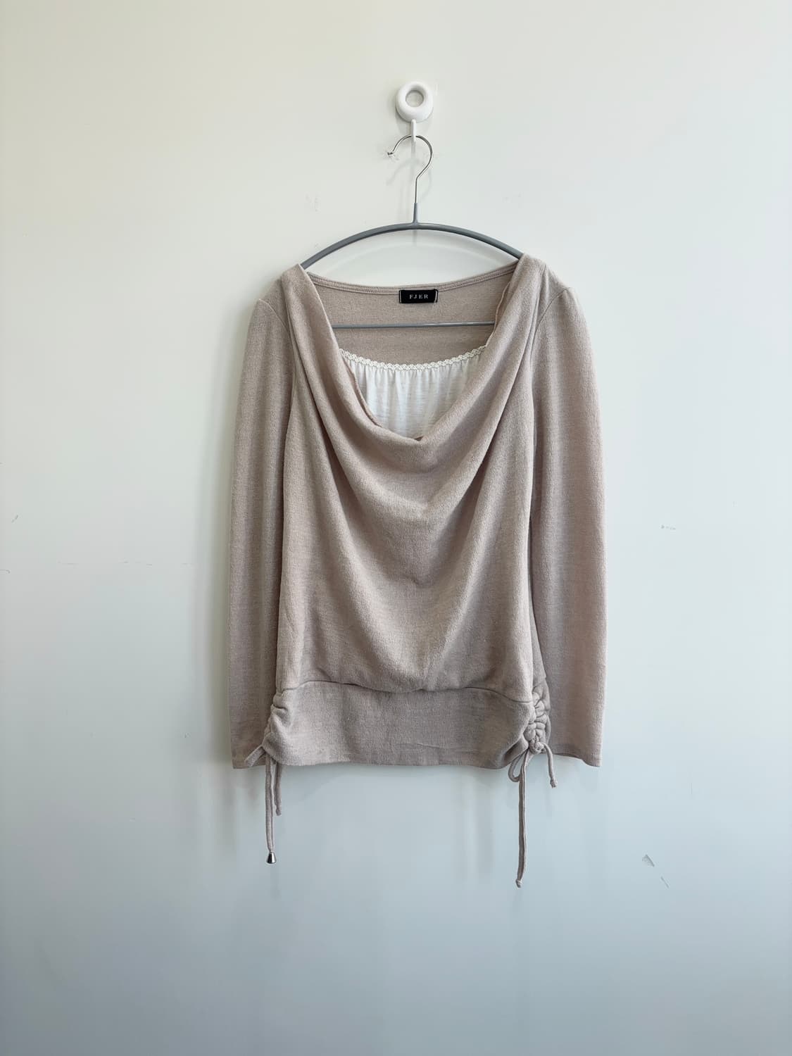 넥 카울 이너 슬리브리스 여리 티셔츠 상품이미지1