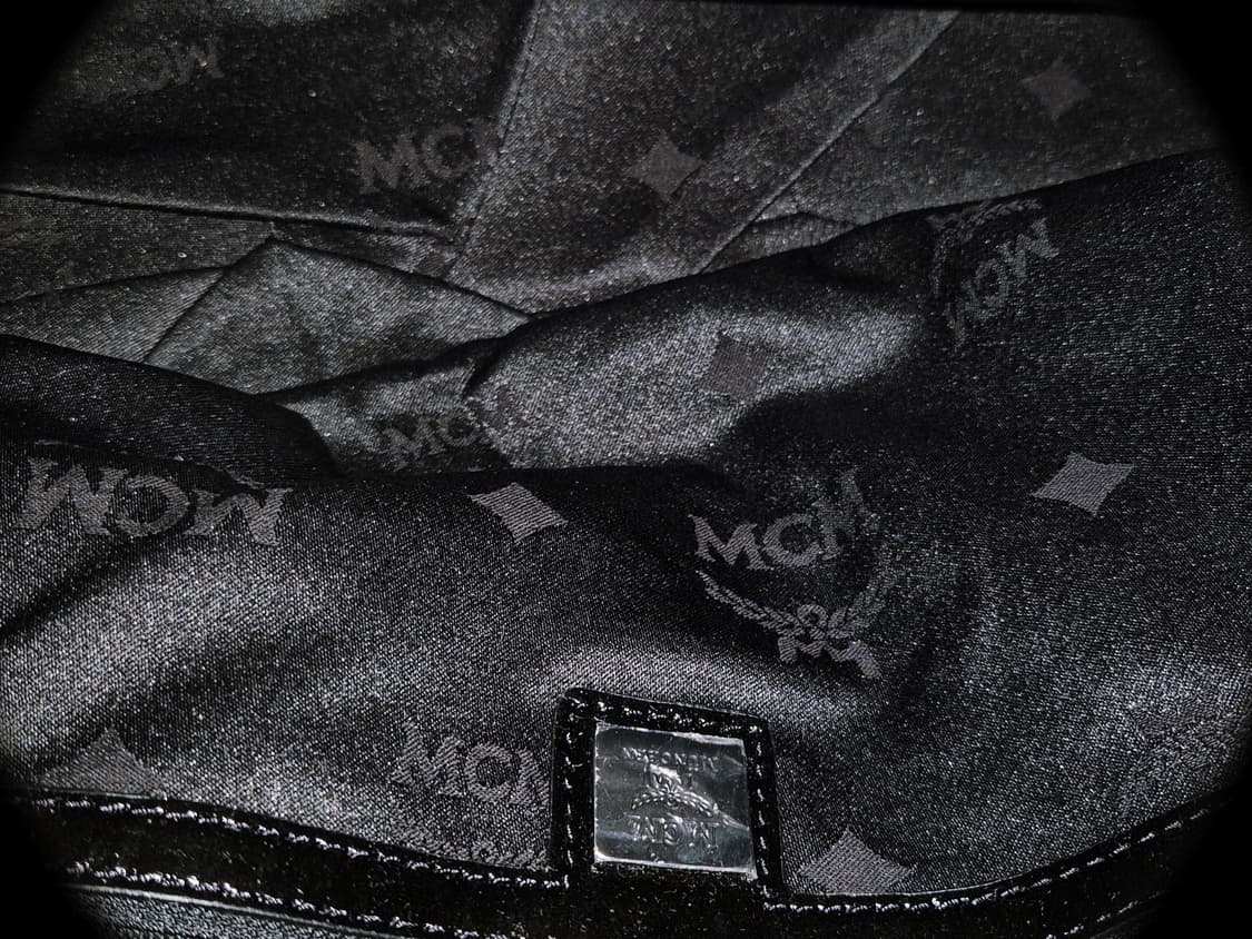 MCM 2000s Metal patent leather Bag 상품이미지3