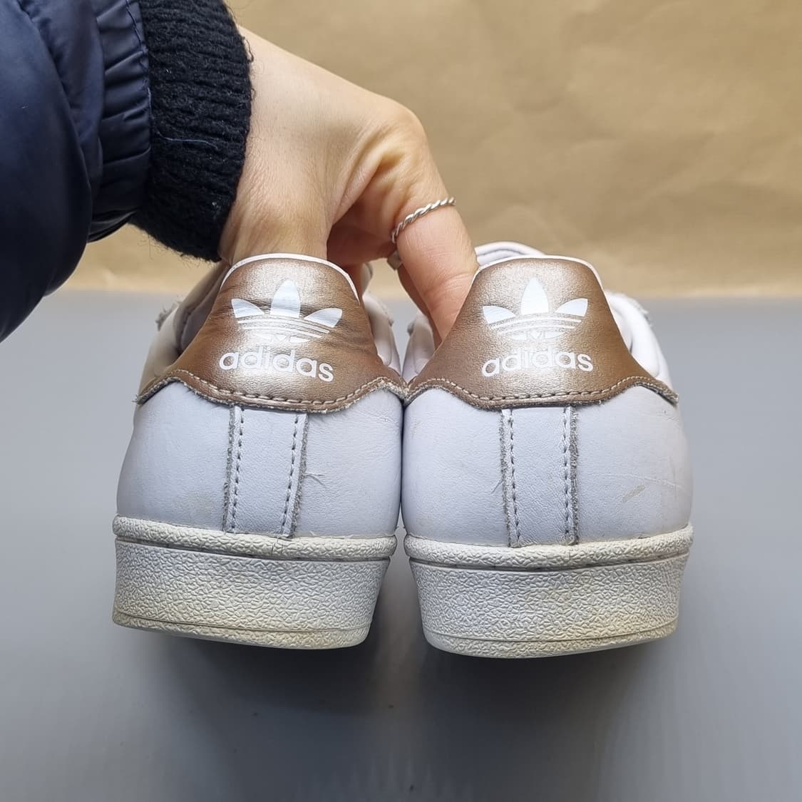 아디다스 슈퍼스타 메탈릭 여성운동화230  상품이미지4