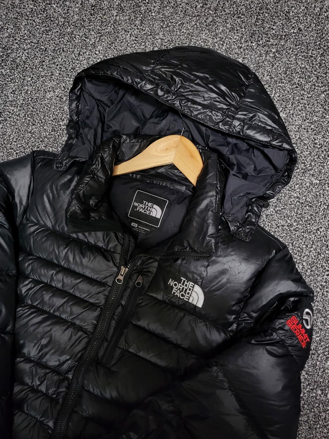 노스페이스 써밋900 경량패딩 해외판 중앙로고 M 상품이미지3
