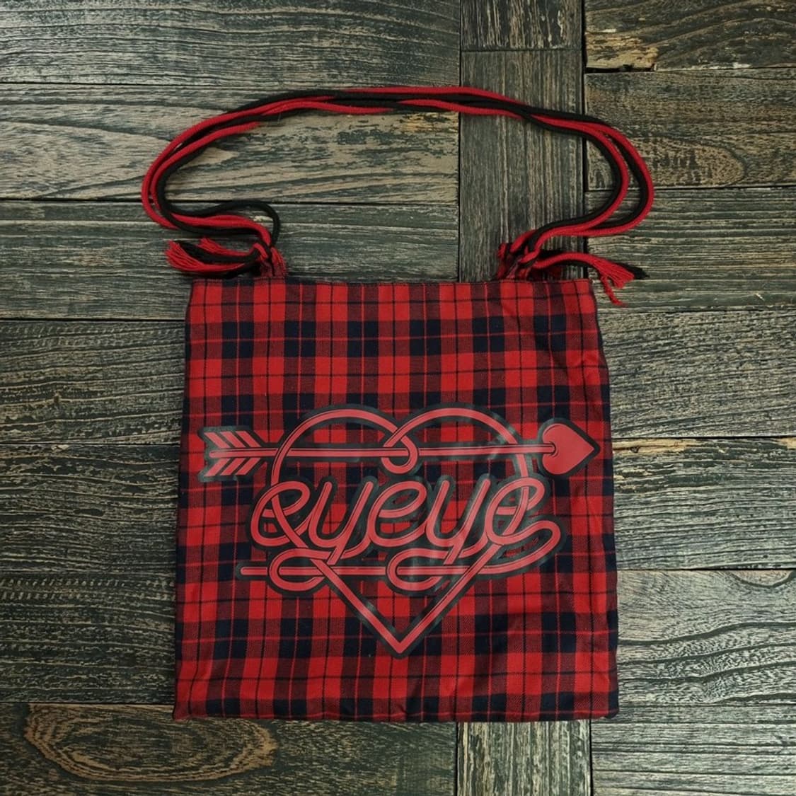 [아이아이] 그래픽 자수 타탁 체크 에코백 M19836 상품이미지2