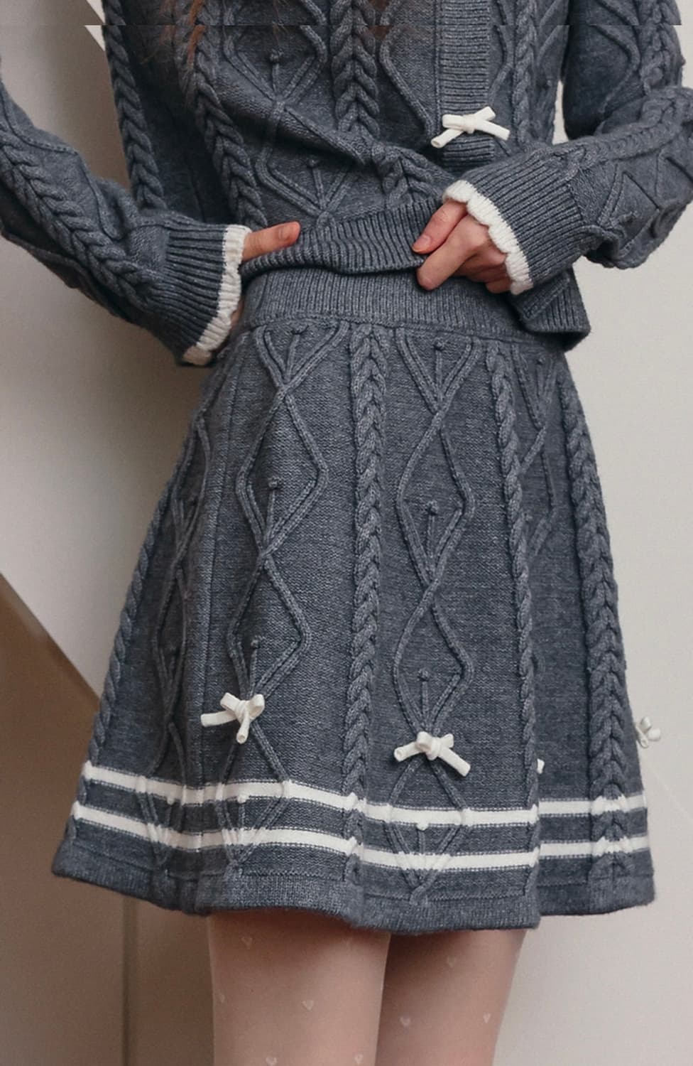 [새상품] 쎄무아듀 보우 케이블 니트 셋업 상품이미지3