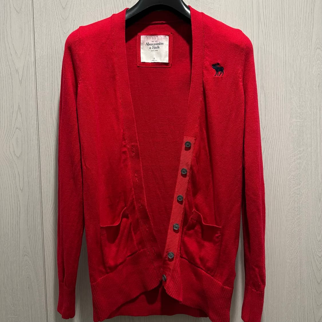 Abercrombie red cardigan 상품이미지1