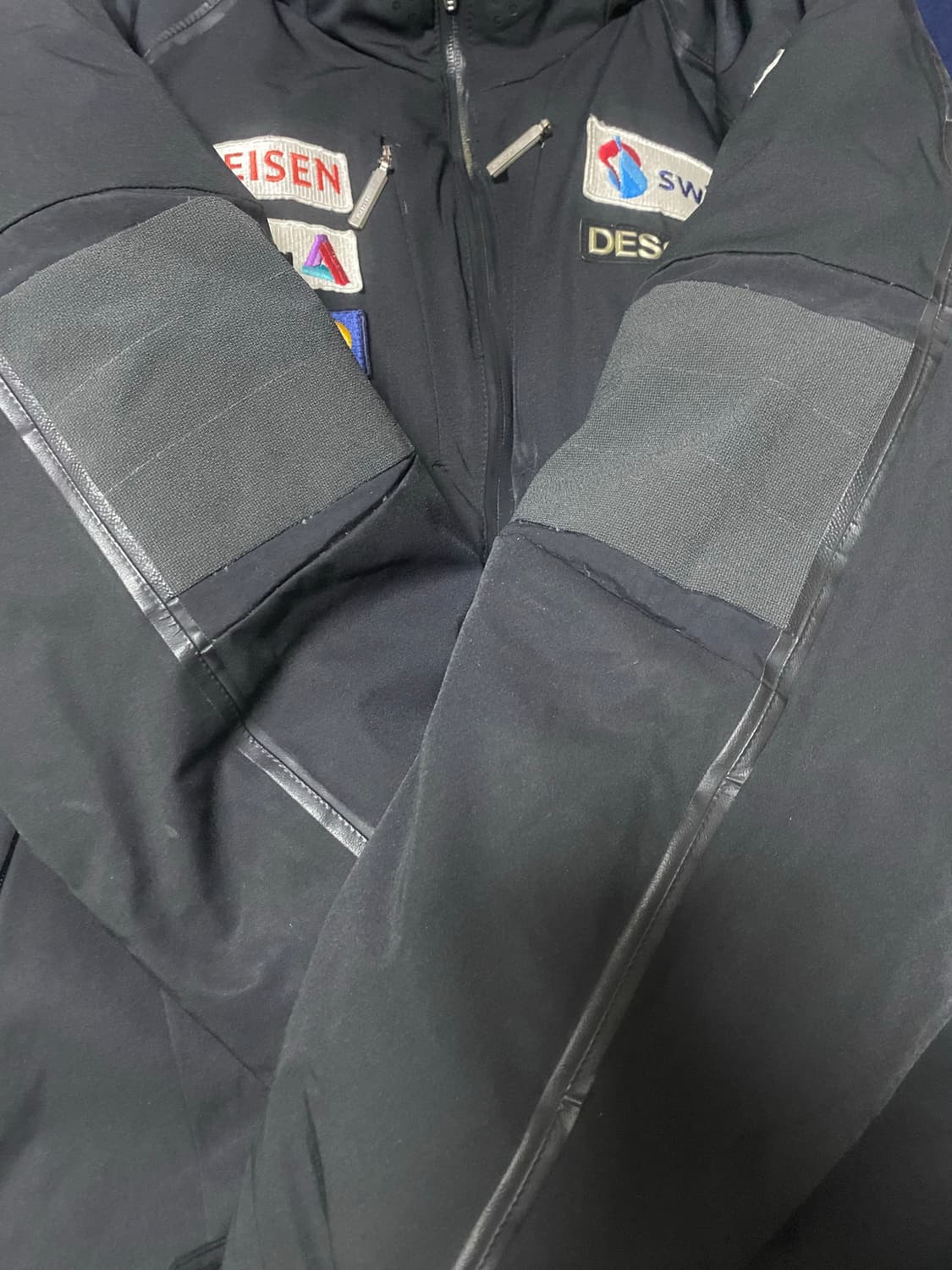 데상트 리미티드 스위스 한정판 패딩 상품이미지4