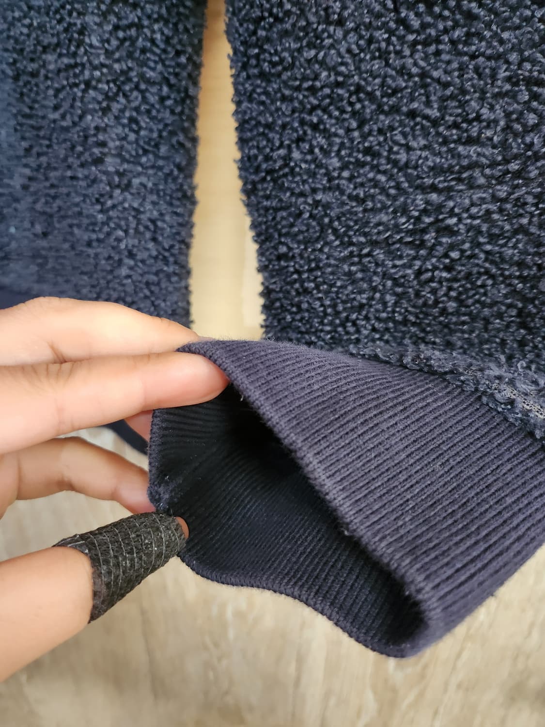 481) COS 네이비 뽀글이 맨투맨 상품이미지4