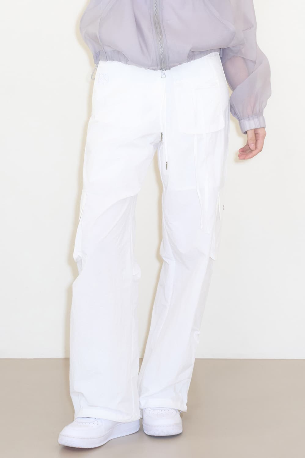 [ILLIGO 일리고] 나일론 스트링 카고 밴딩 팬츠 화이트 상품이미지3