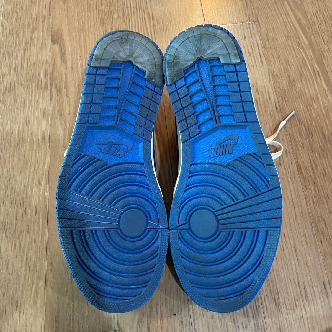 조던1 트래비스 스캇 프라그먼트 로우 265 상품이미지8