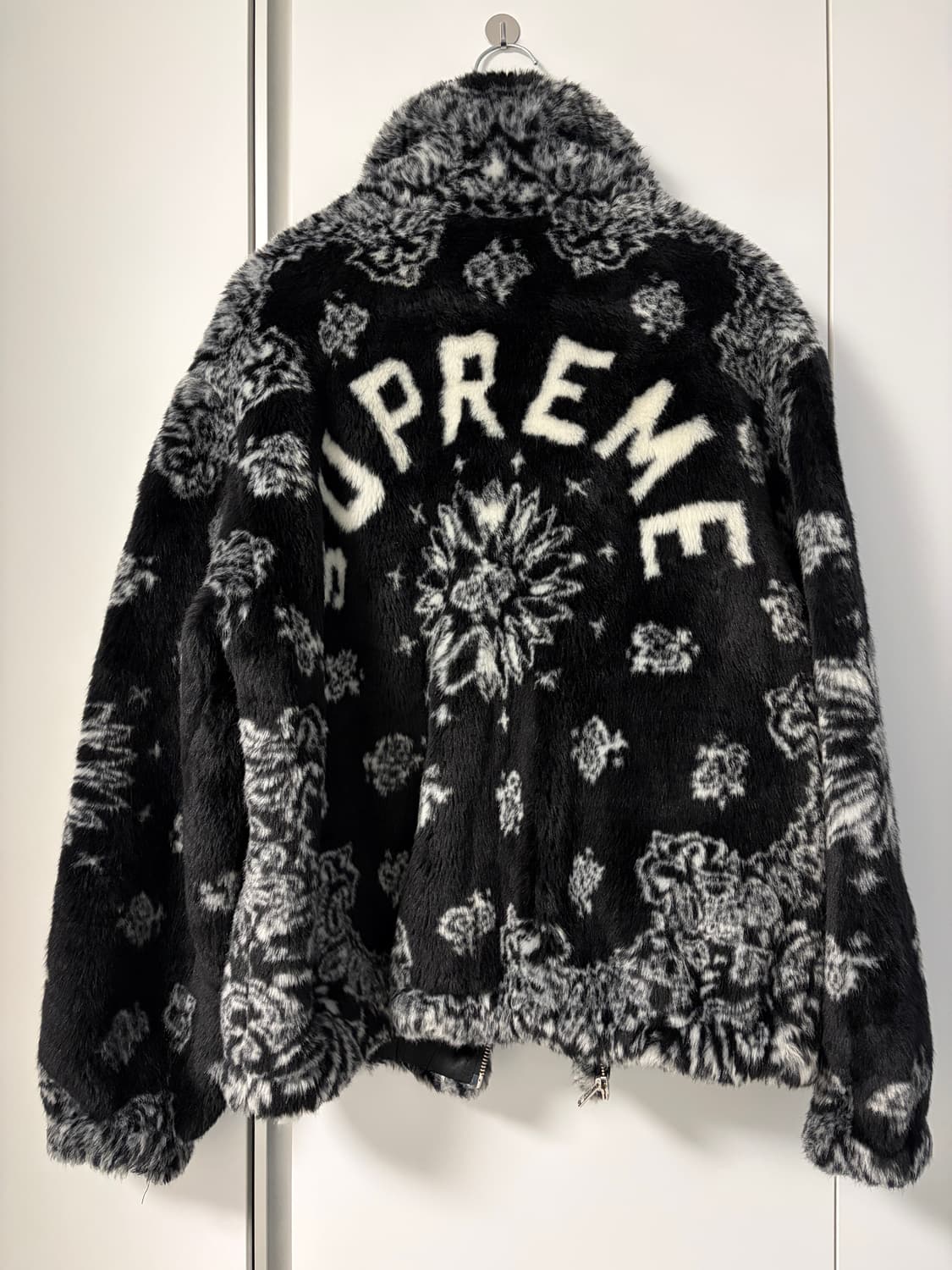 슈프림 반다나 퍼자켓 s 상품이미지5