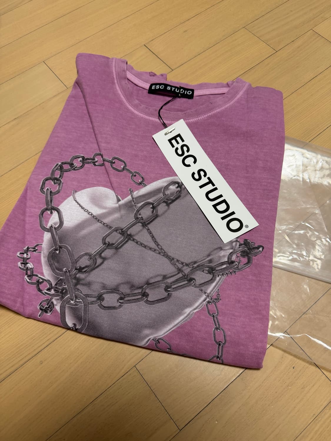 택보유 새상품 esc studio 반팔 상품이미지3