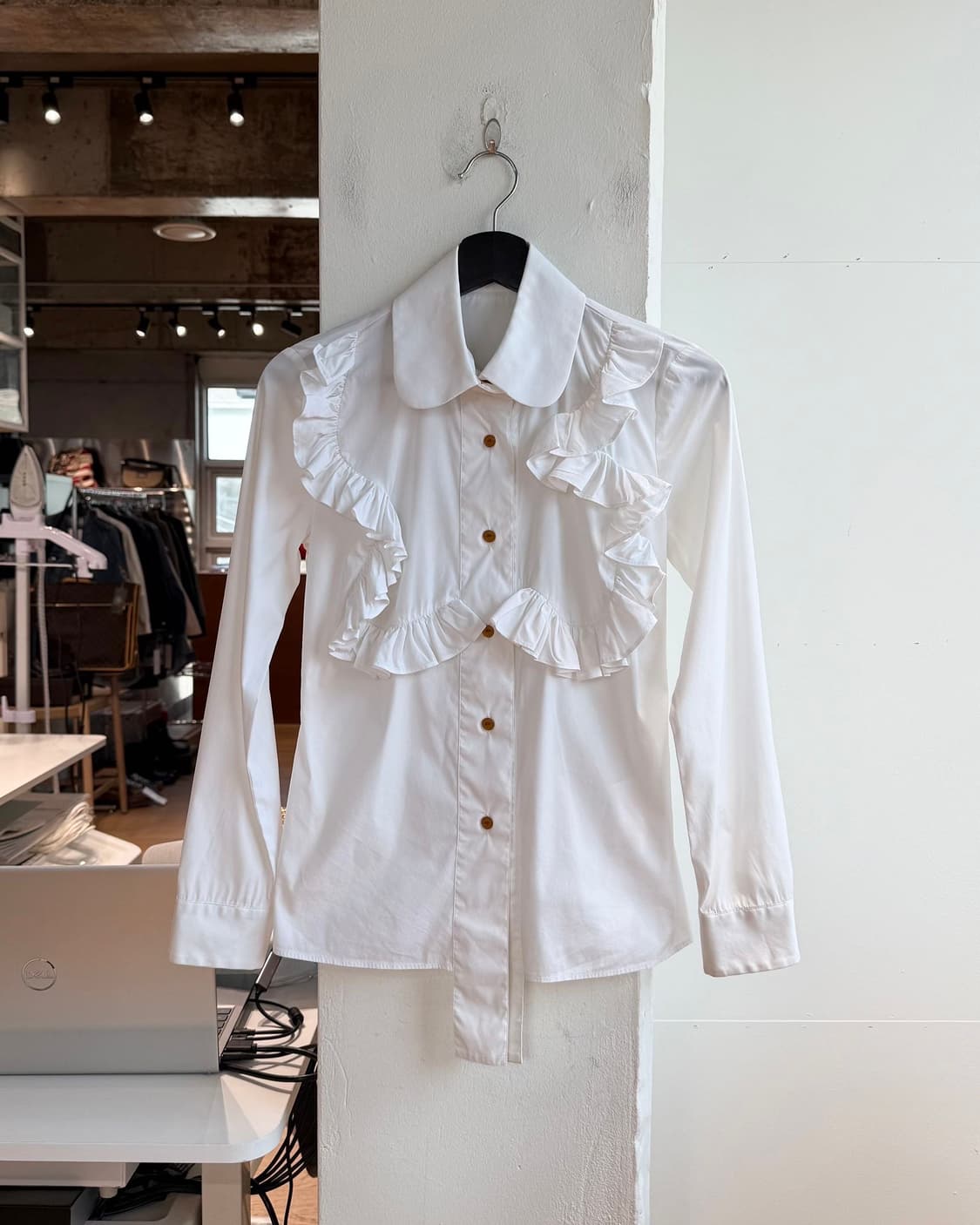 비비안 웨스트우드 레드라벨 화이트 프릴 셔츠  상품이미지2