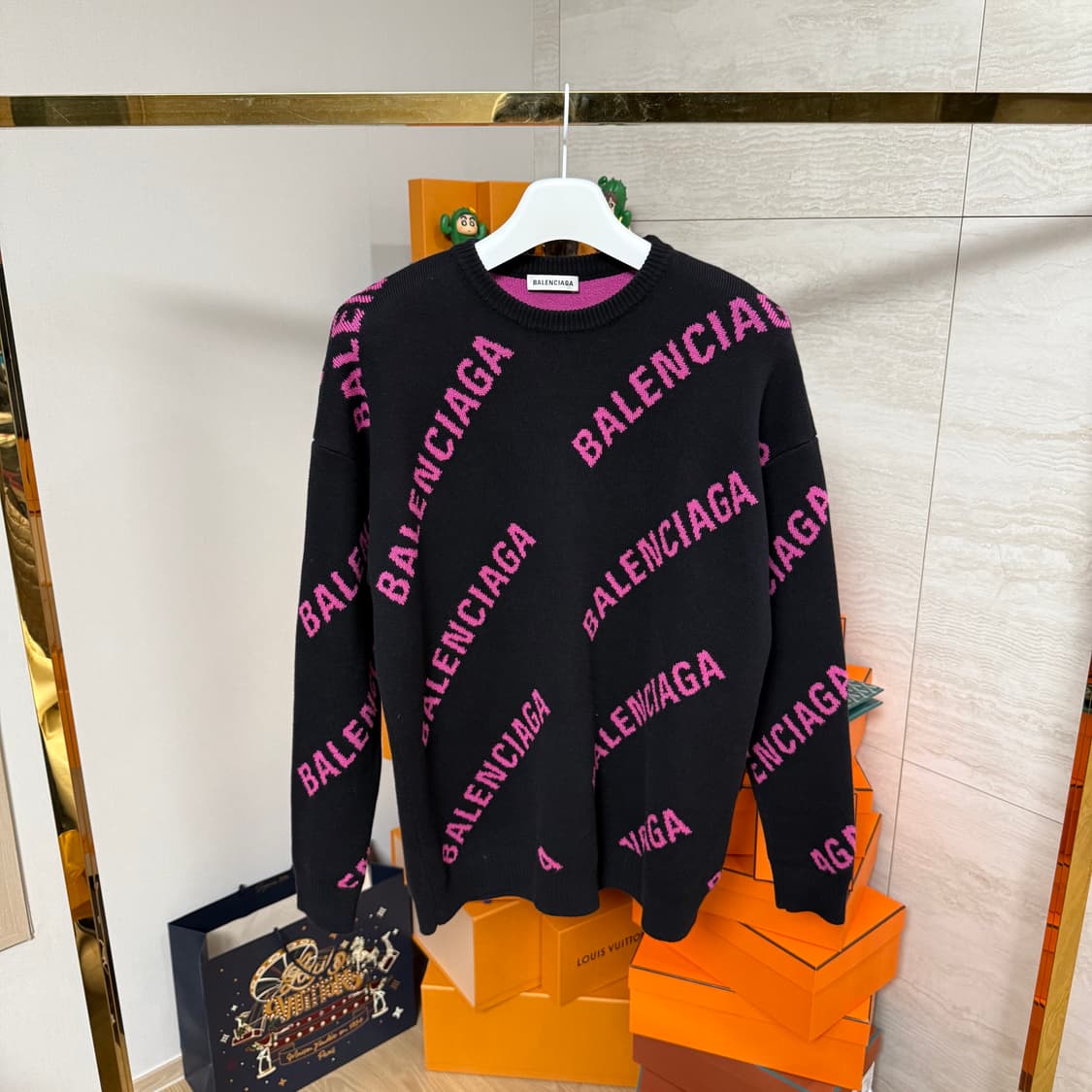 [S사이즈]발렌시아가 멀티로고 니트 상품이미지1