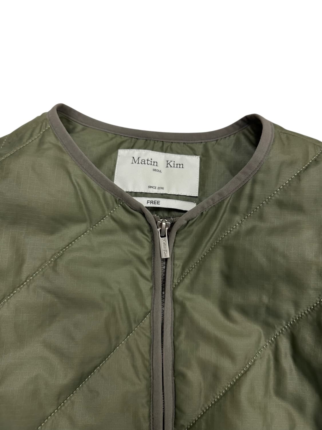 마뗑킴 칼라리스 퀄팅자켓 카키 (FREE) 상품이미지3