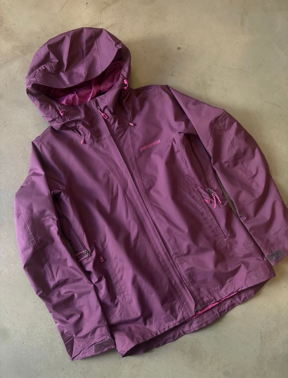 파타고니아 보라색 바람막이 상품이미지1