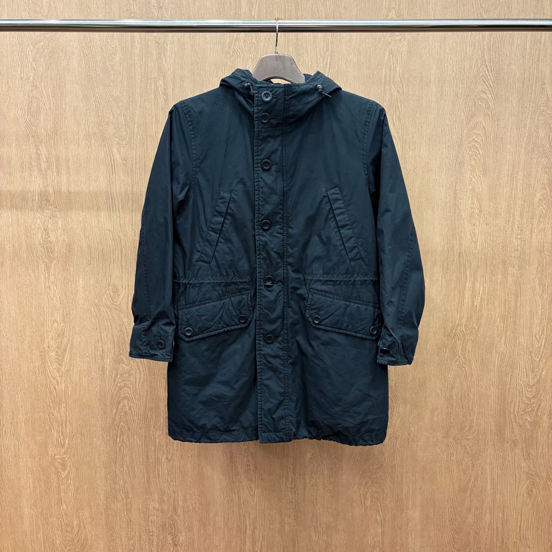 마가렛 호웰 야상 후드 자켓 체스트 사선 포켓 허리 스트링 디테일 블랙 상품이미지2