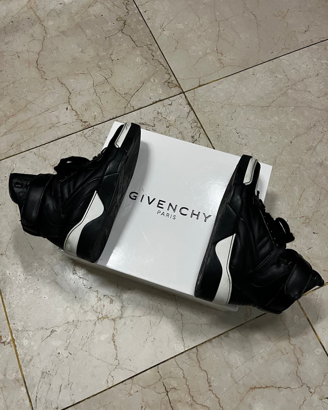 지방시 타이슨 상품이미지4