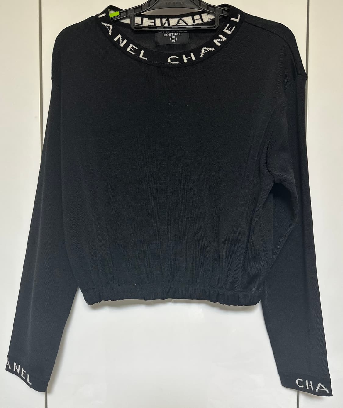 샤넬 블랙 로고 니트 긴팔티  상품이미지1