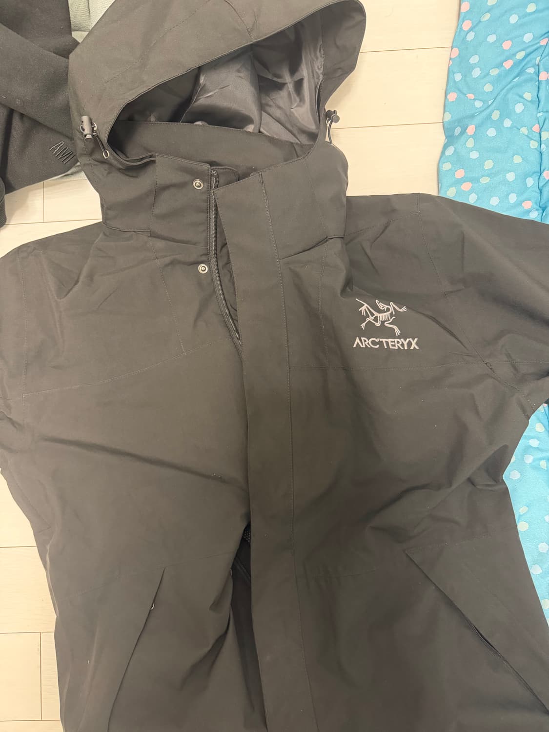 아크테릭스 자켓 바람막이 안 입어요 급하게 팔아요 상품이미지1