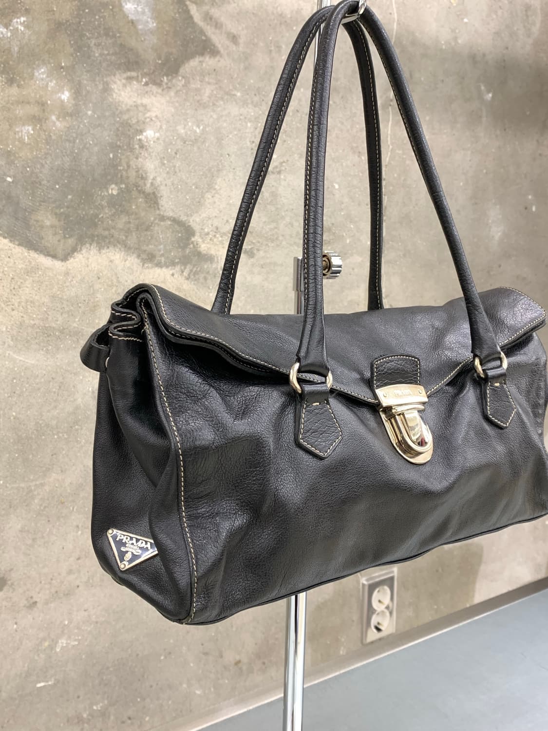 Prada 프라다 레더 숄더백 상품이미지5