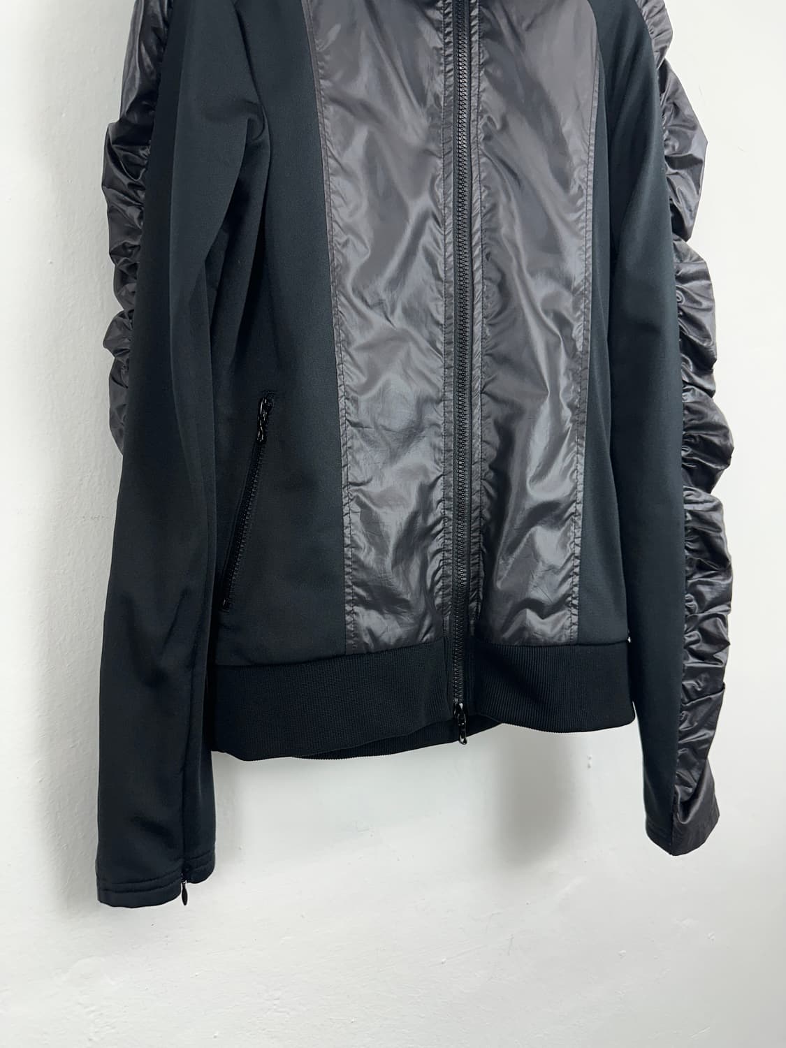 Rip Van Winkle Shirring Sleeve Blouson 상품이미지5