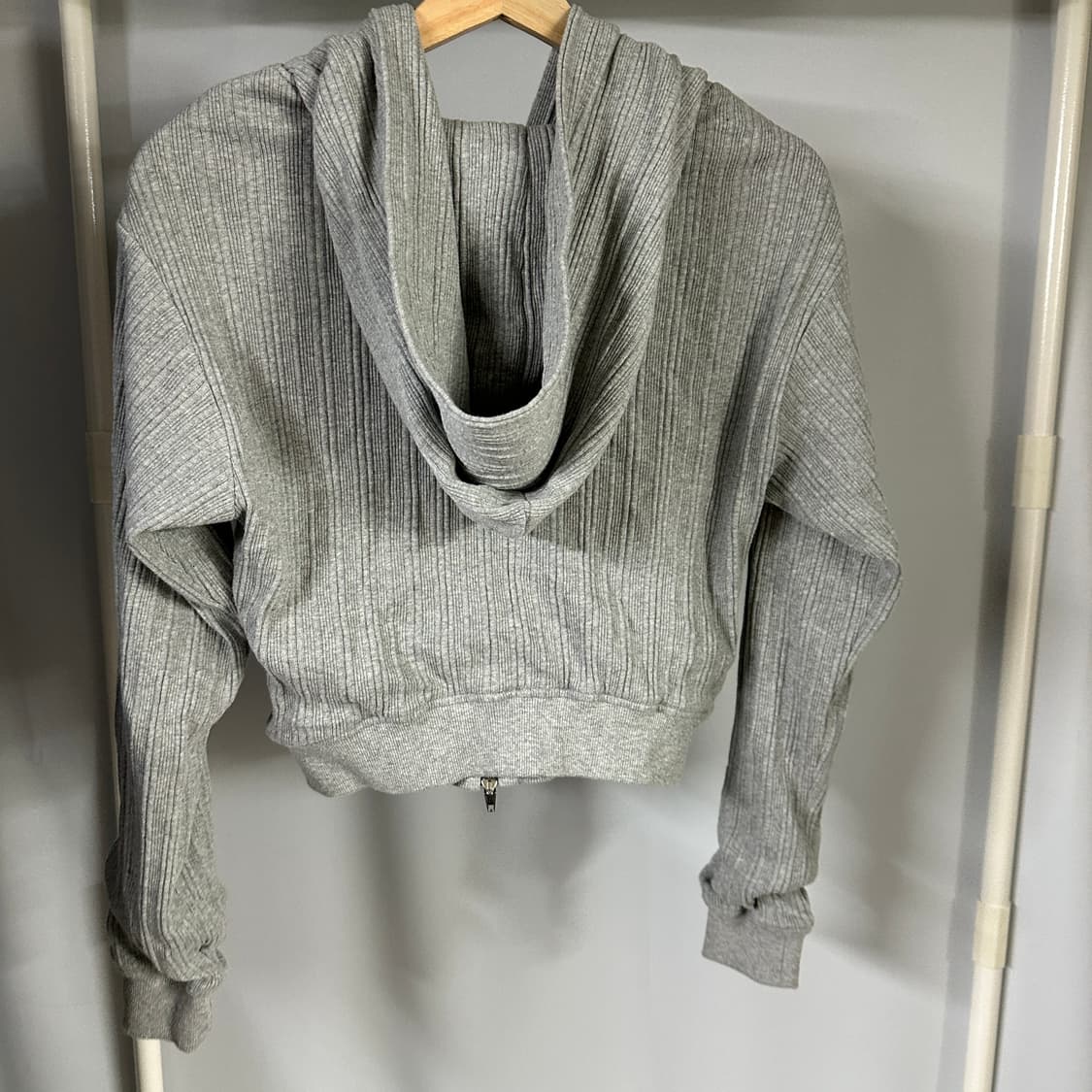 51퍼센트 크롭 후드 집업 상품이미지3