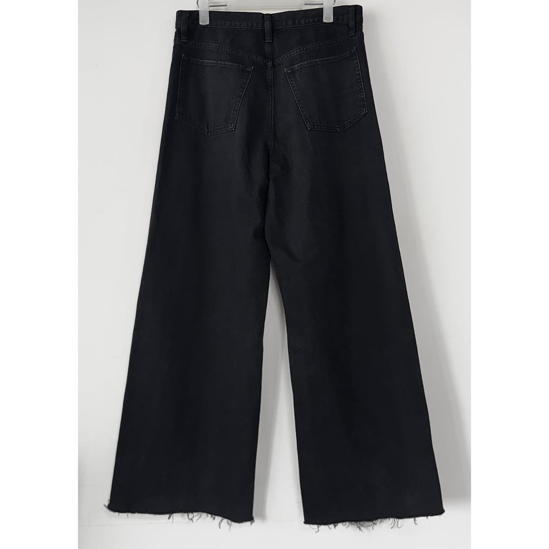 프레임데님 와이드 블랙 데님 진 상품이미지4