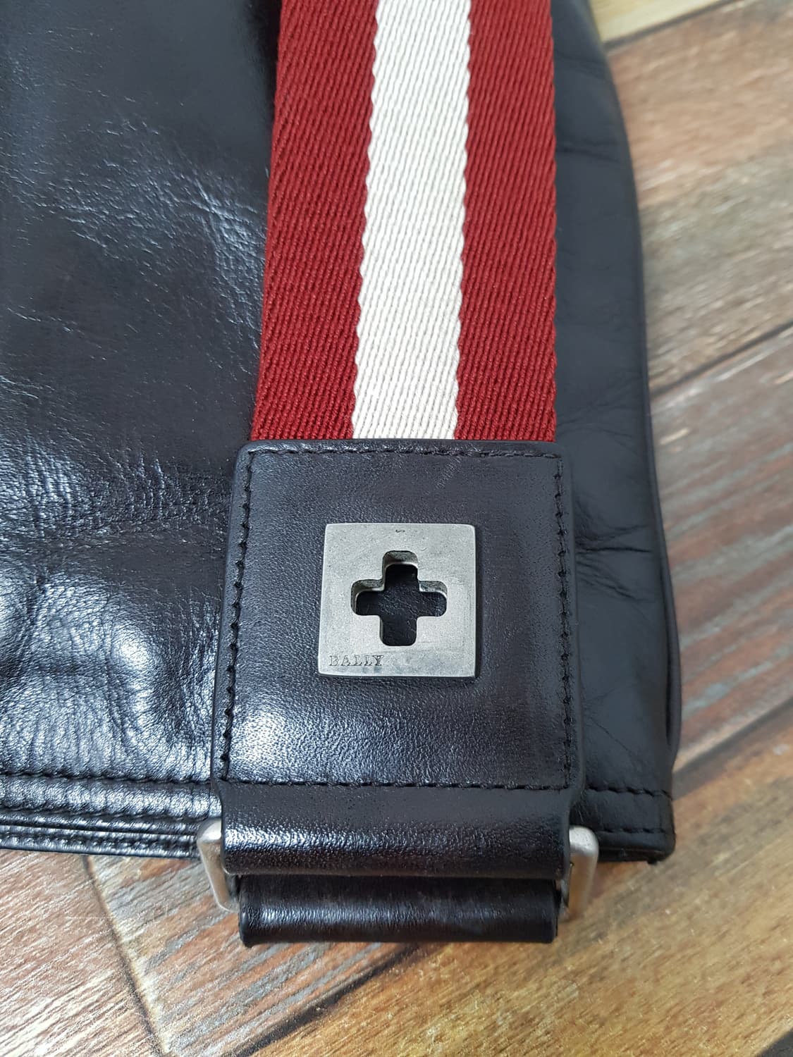 [정품] 발리 가죽 크로스백 다크브라운 상품이미지3