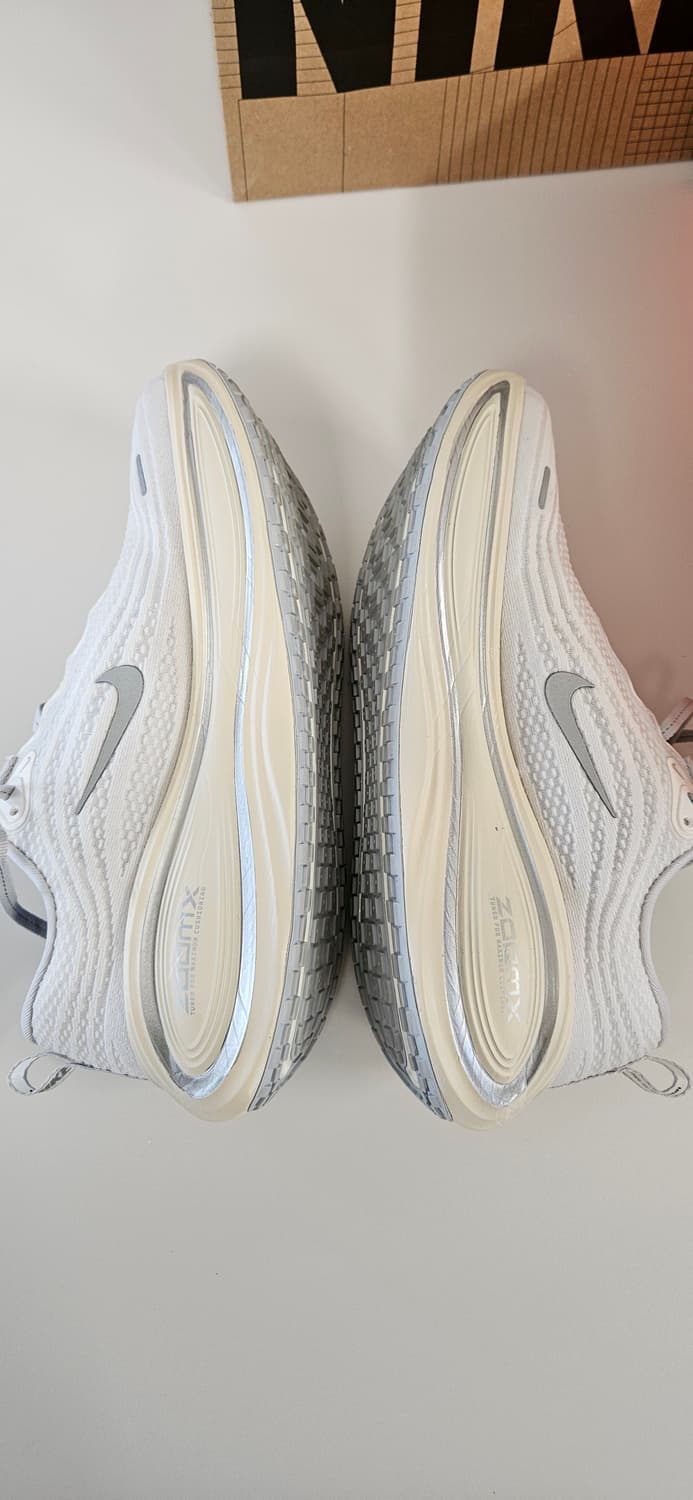 (한정판)나이키 보메로 플러스 270mm나이키 보메로 플러스 남성 로드  상품이미지3