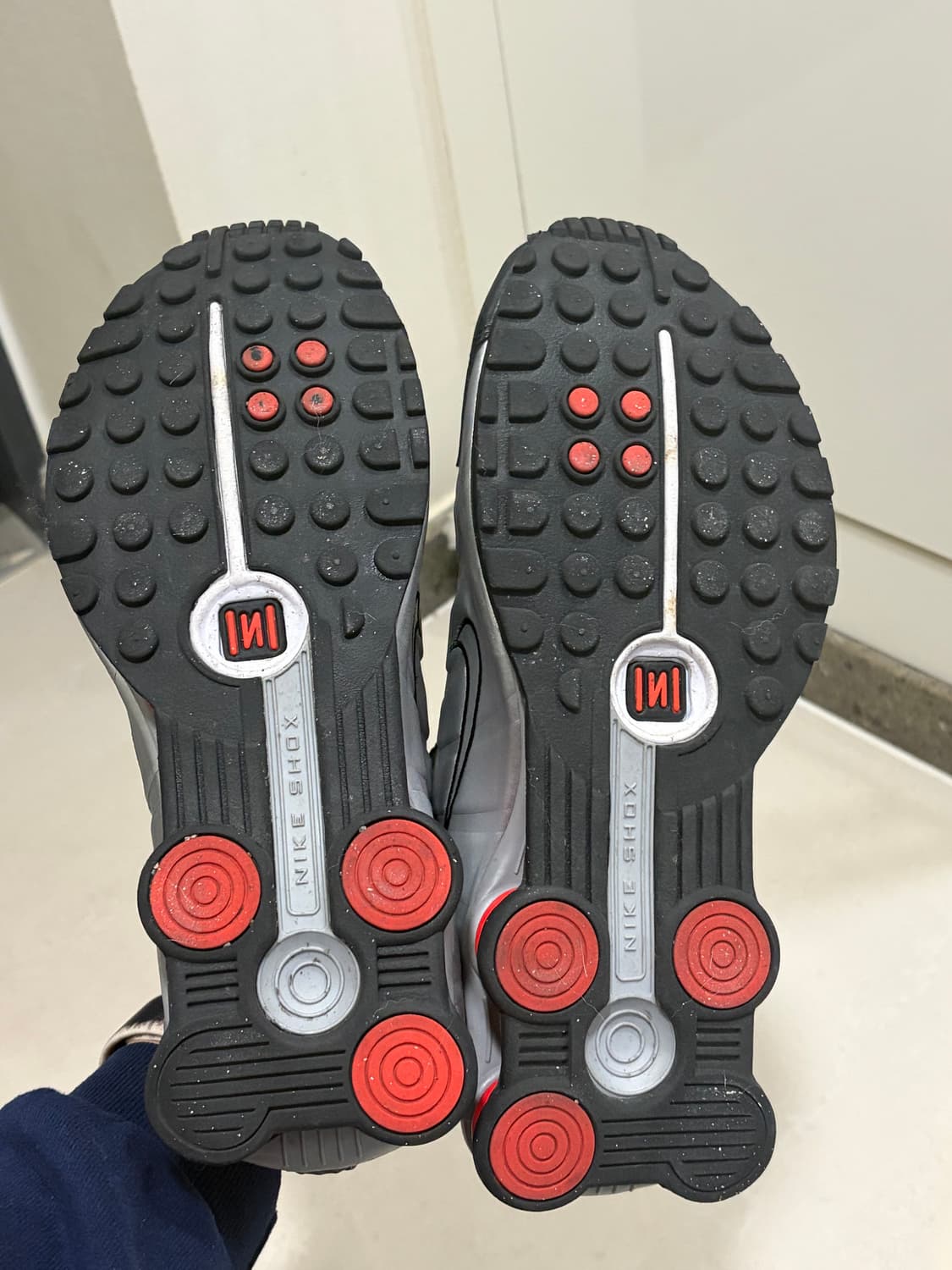 나이키 샥스 블랙 앤 메탈릭 실버 상품이미지5