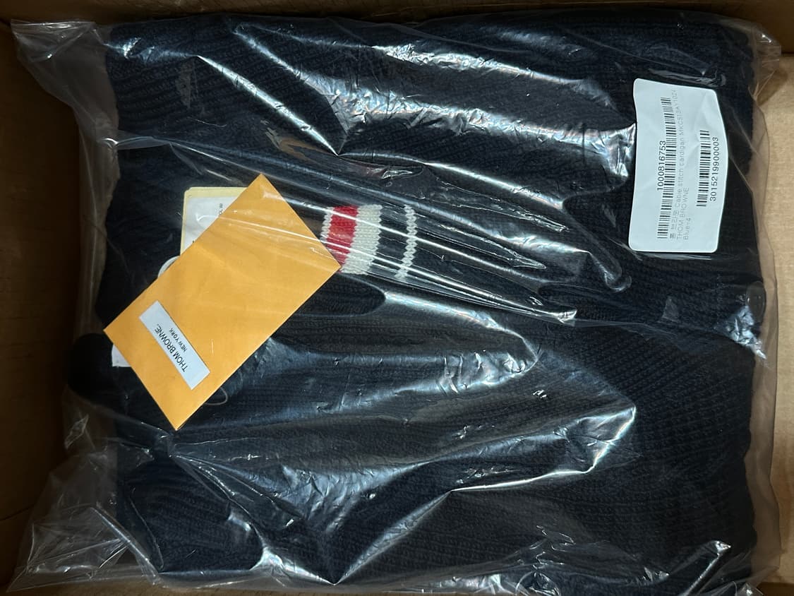 [새상품] 톰브라운 울 케이블 가디건 네이비 4 상품이미지7