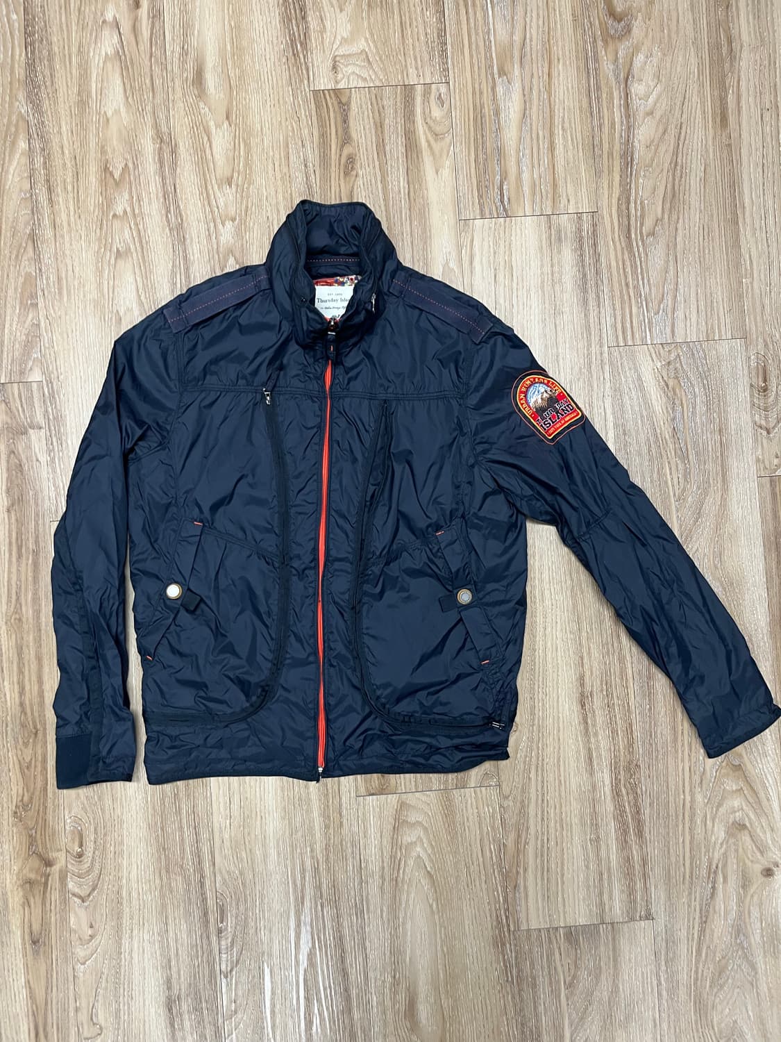 써스데이 아일랜드 바람막이 자켓 L 상품이미지1