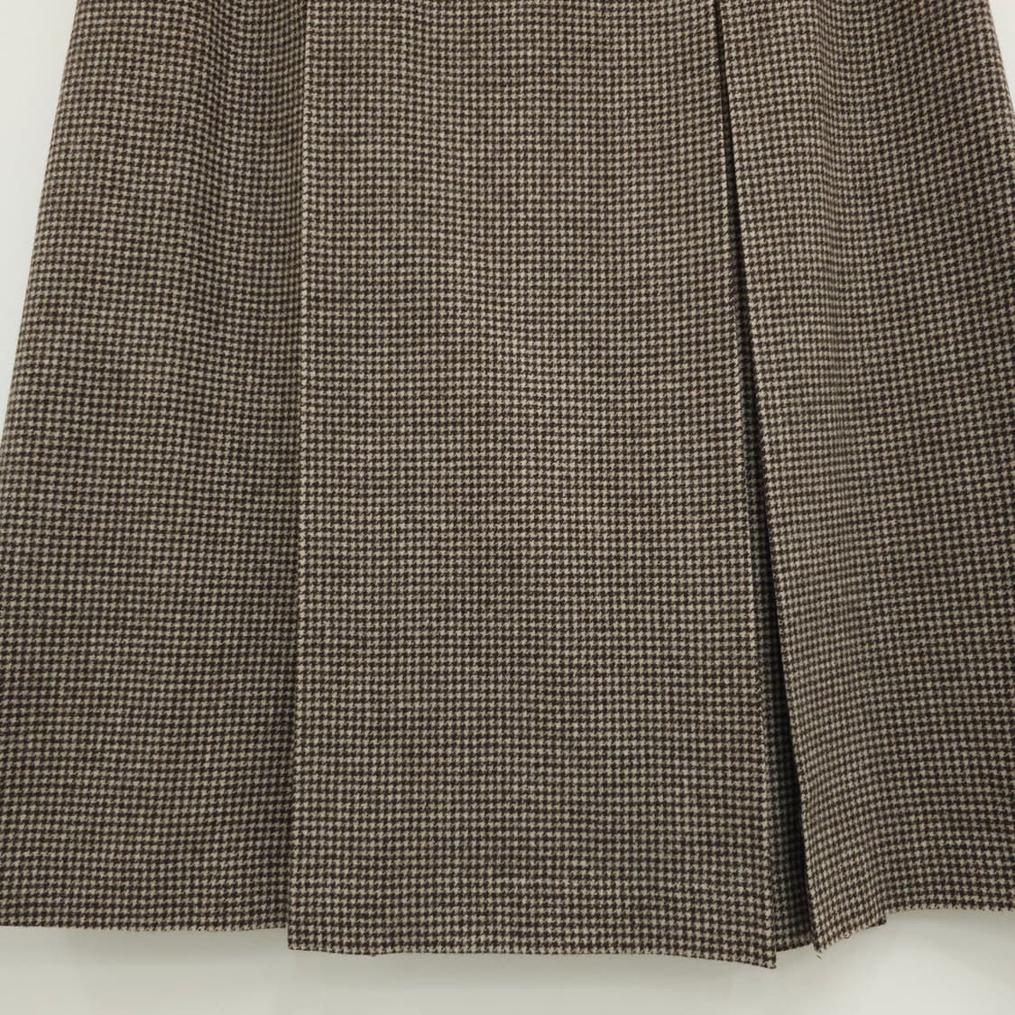 일본 DAKS 울100% 하운드체크 플리츠 브라운 미디스커트 상품이미지4