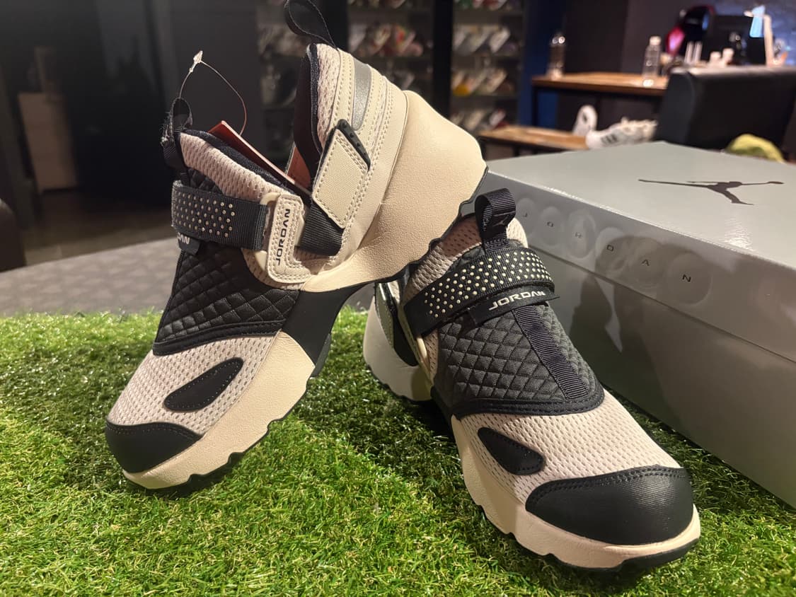 [새상품/250] 나이키 조던 트루너 상품이미지2