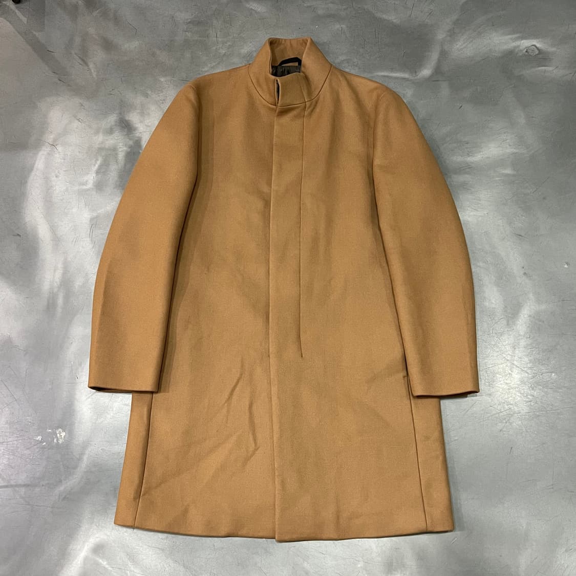  띠어리 히든 버튼 스탠드 카라 코트 y14764 상품이미지1