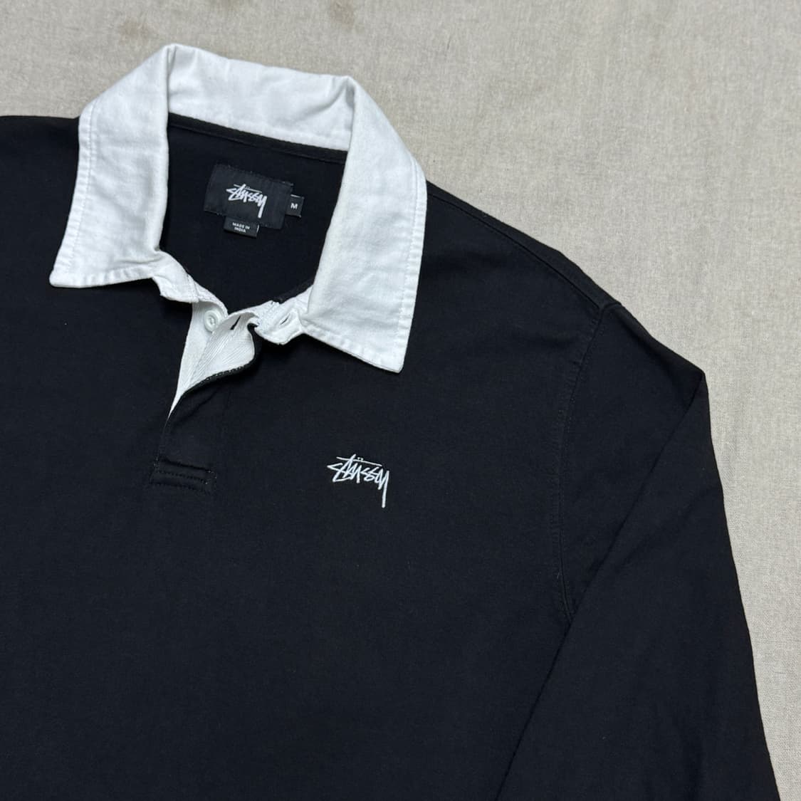 스투시 검흰 럭비 카라티 M 상품이미지2