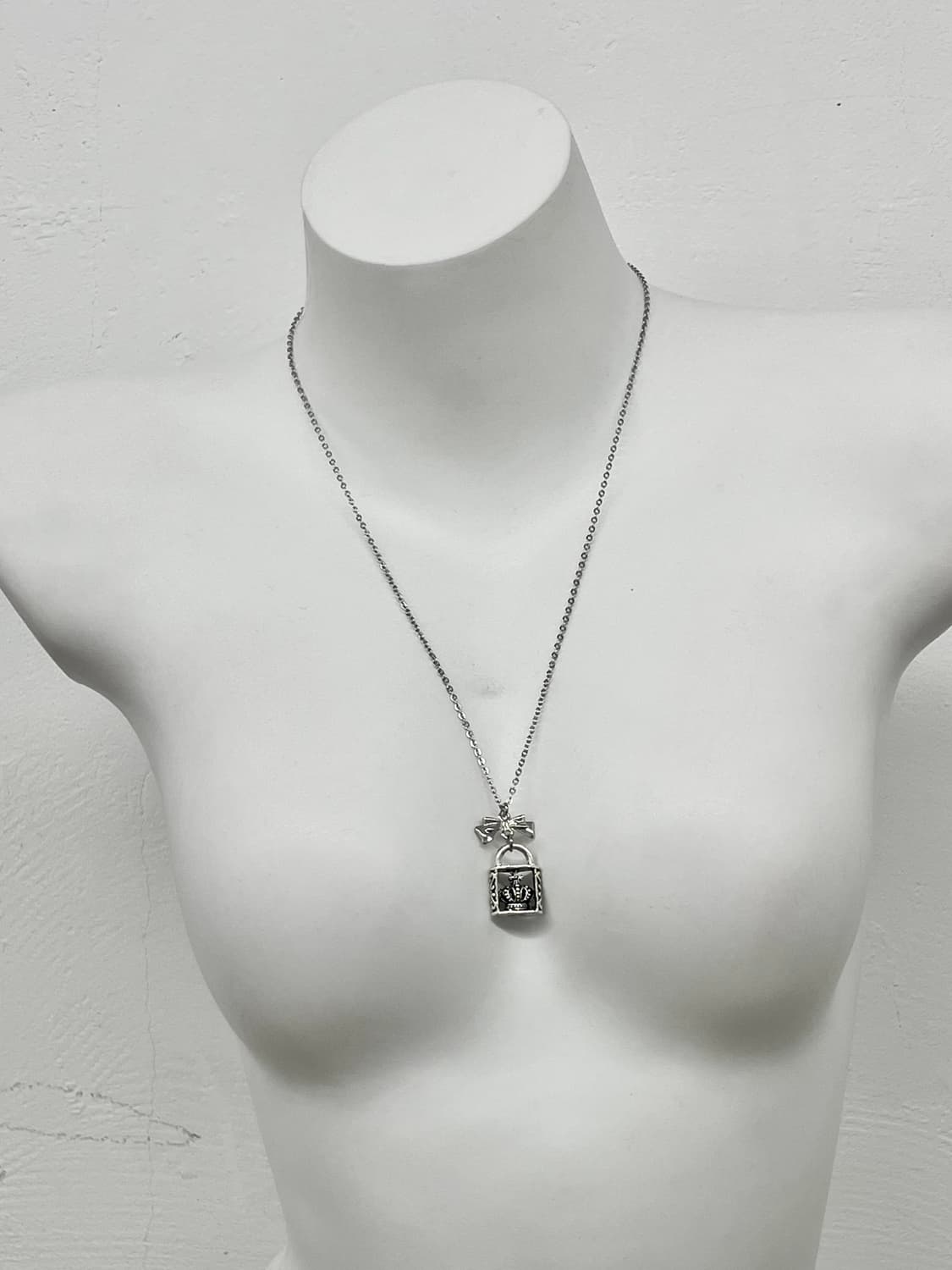 하트 락 펜던트 리본 네크리스 상품이미지3