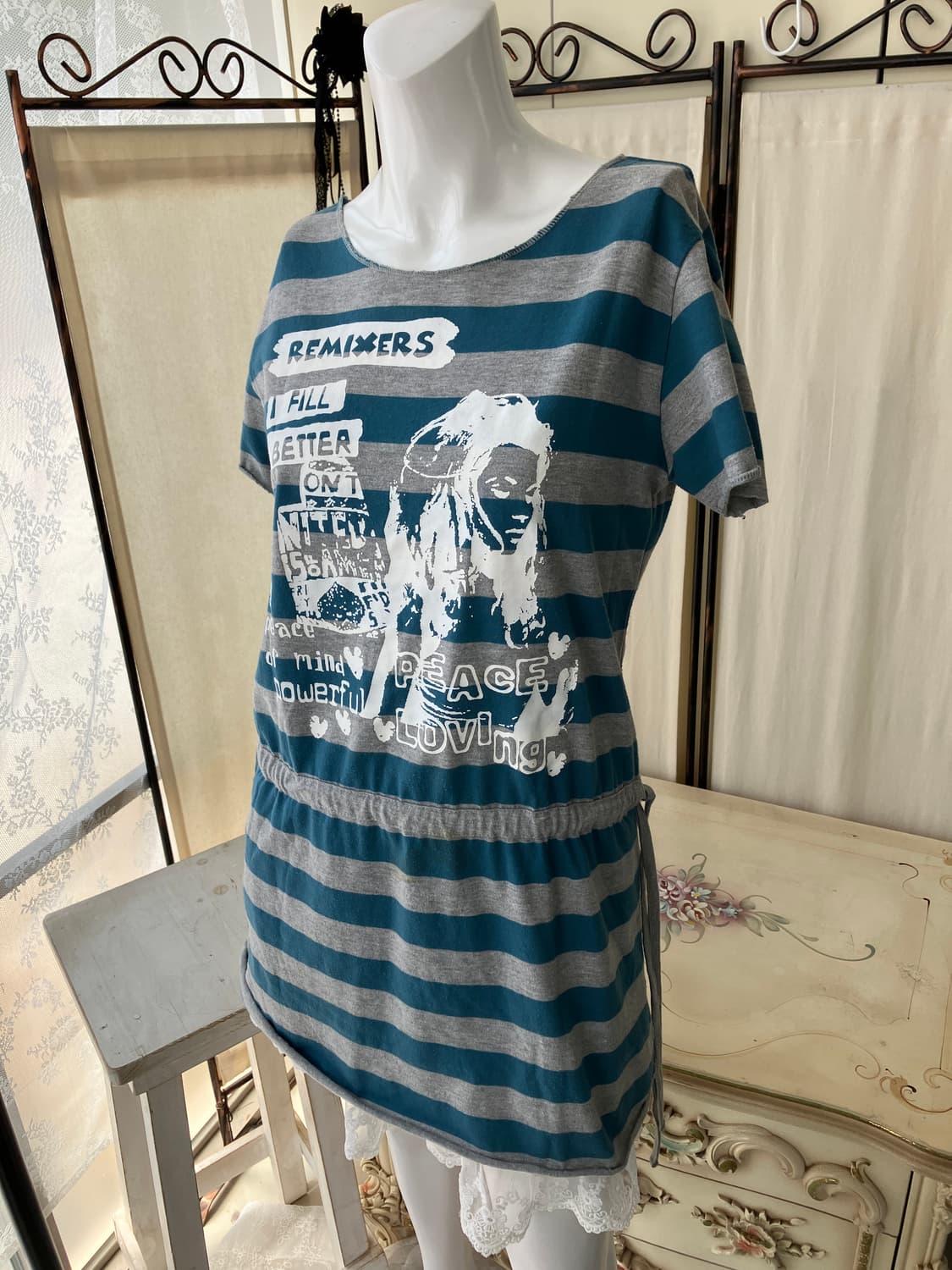 gray stripe shirring dress 상품이미지1