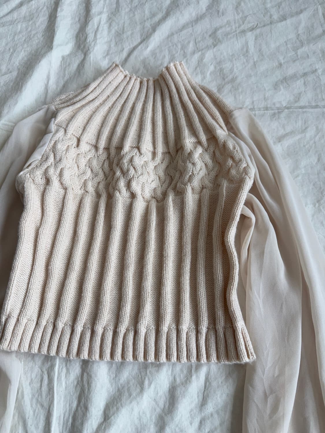 라이트살구베이지 딱붙 쉬폰 포인트 크롭 니트 상품이미지3