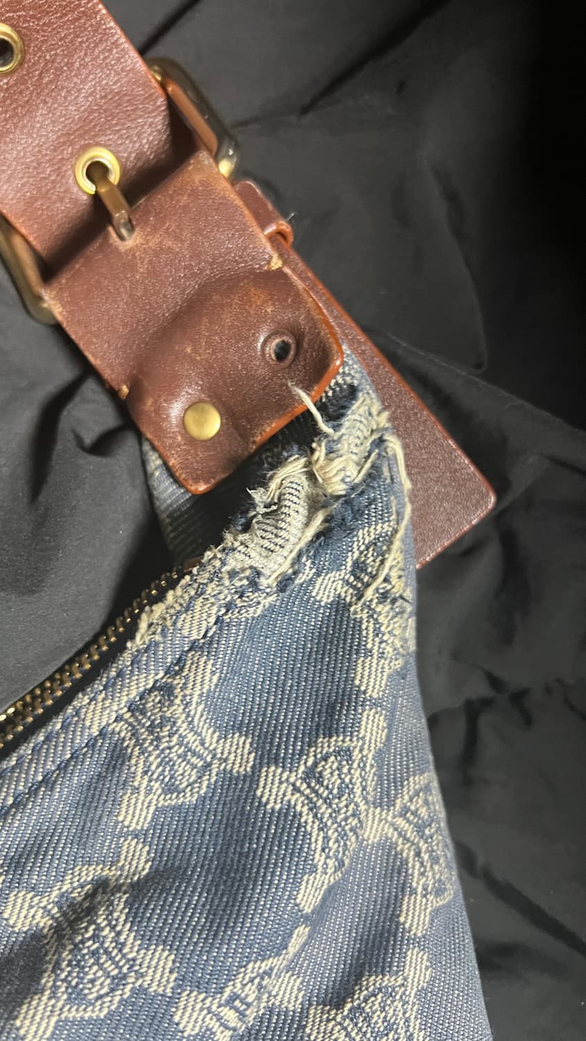 올드 셀린느 데님 트리옹프 패턴 크로스백 상품이미지3