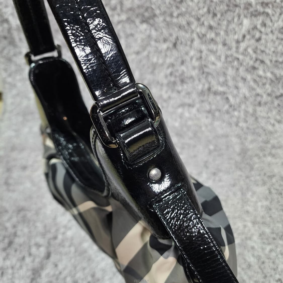 버버리 체크 호보백 상품이미지6