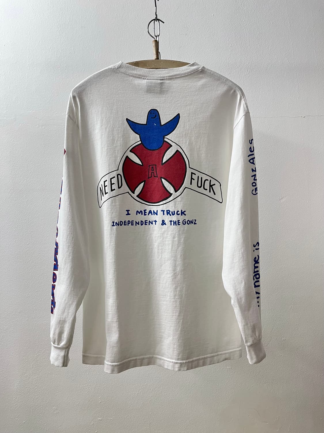 NHS 인디펜던트 & 마크 곤잘레스 롱슬리브 티셔츠 상품이미지1