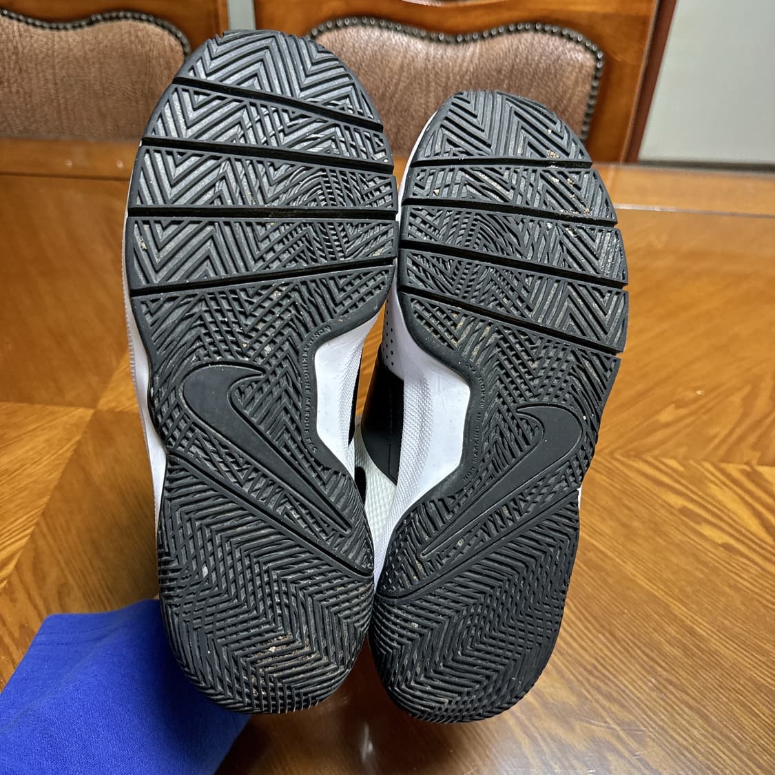 [250] 나이키 팀 허슬 D8 GS 상품이미지4