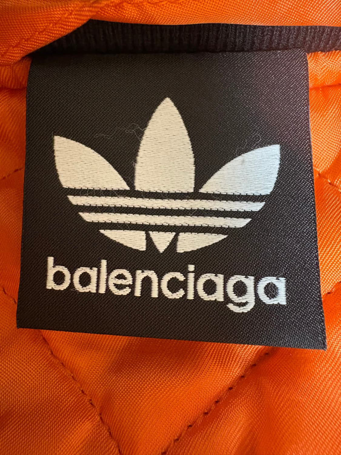 [46] 발렌시아가 아디다스 봄버자켓 한글택정품 상태최상 상품이미지3