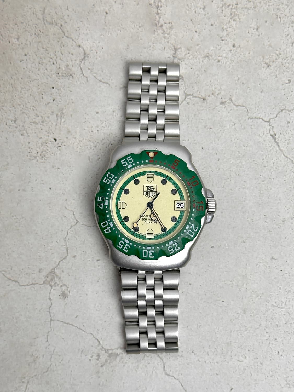 태그호이어 포뮬러 1 그린 원판 쿼츠 워치 상품이미지3