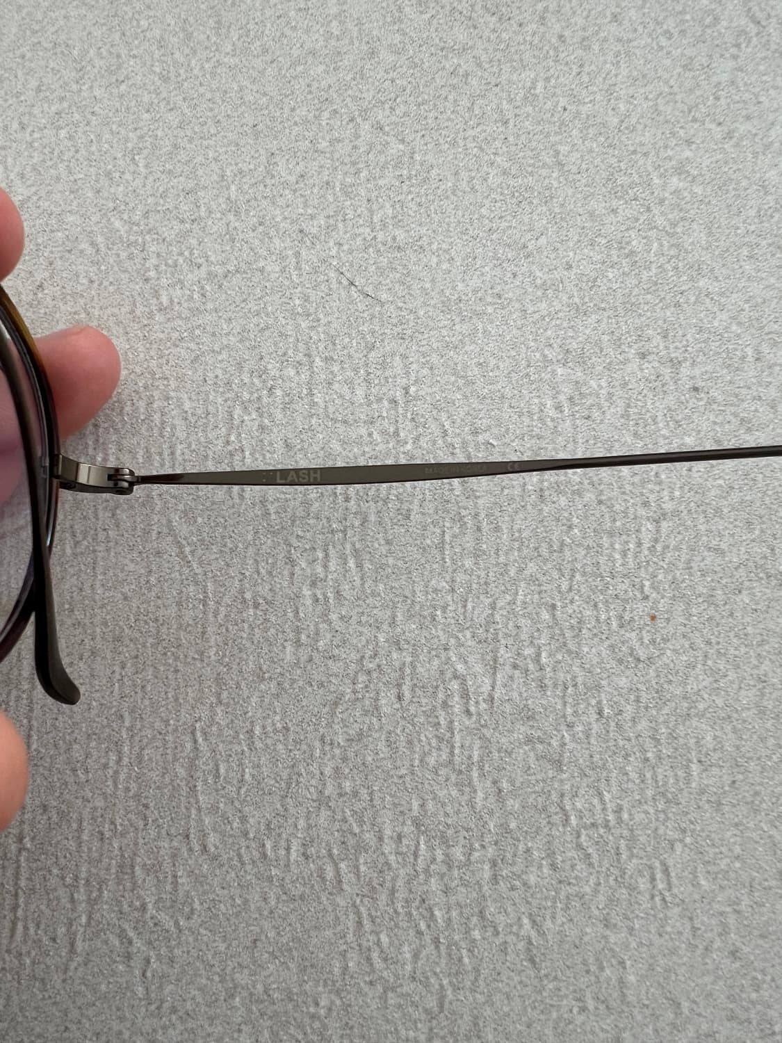 래쉬 티타늄 안경테 팝니다 상품이미지3