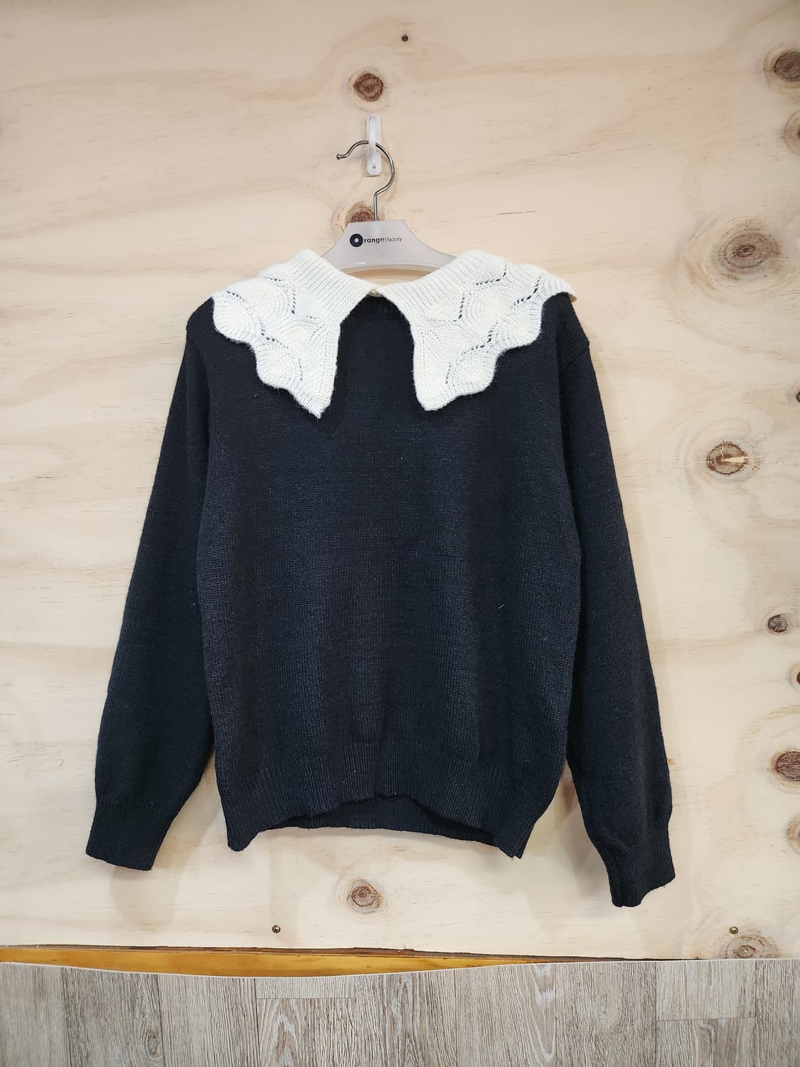 560) 배색 카라 니트 상품이미지1