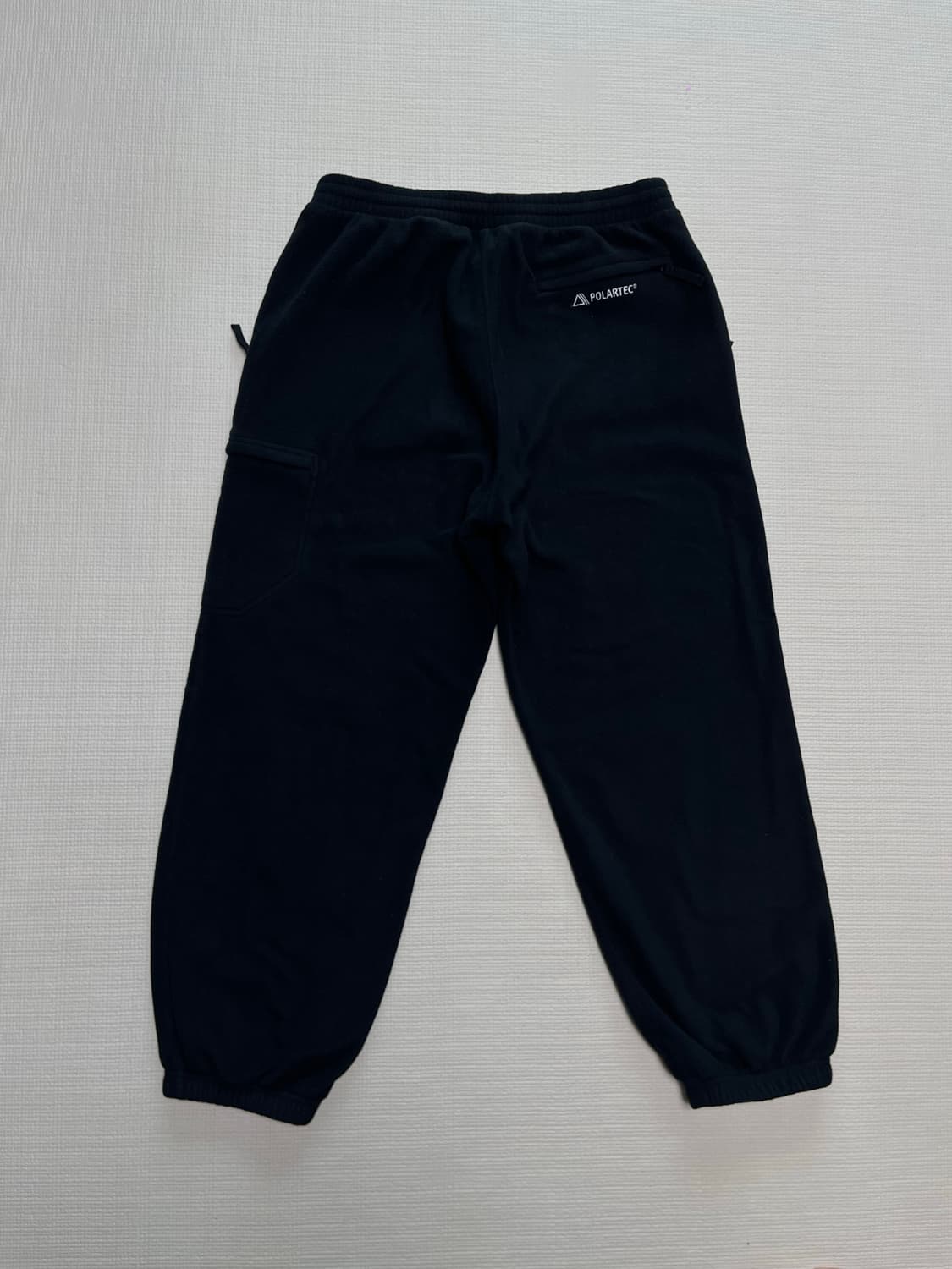 슈프림 24FW 폴라텍 팬츠 블랙 상품이미지2